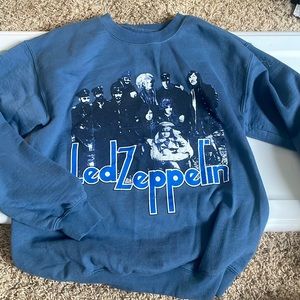 graphic crewneck size small